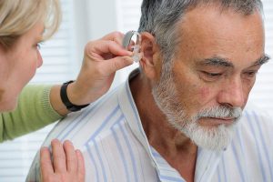 perda auditiva na terceira idade