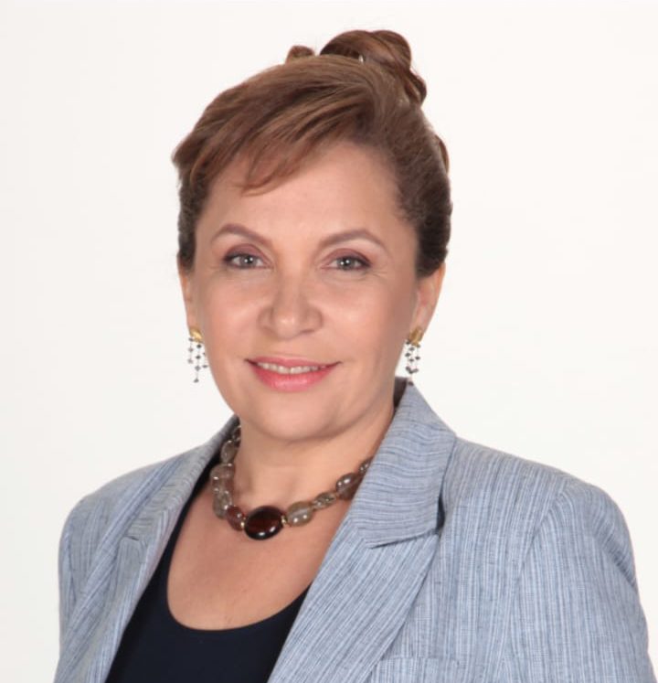 Vanda Calgaro, fundadora da Clínica Portal 8, em foto formal